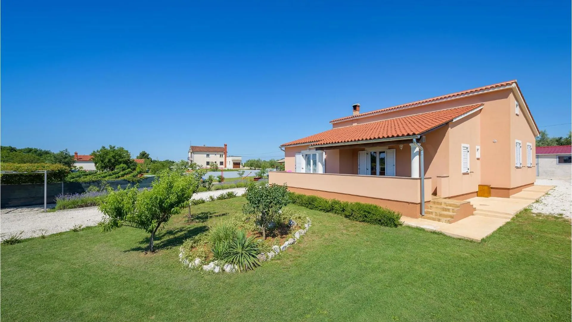3 Bedroom Pet Friendly Home In Bibici