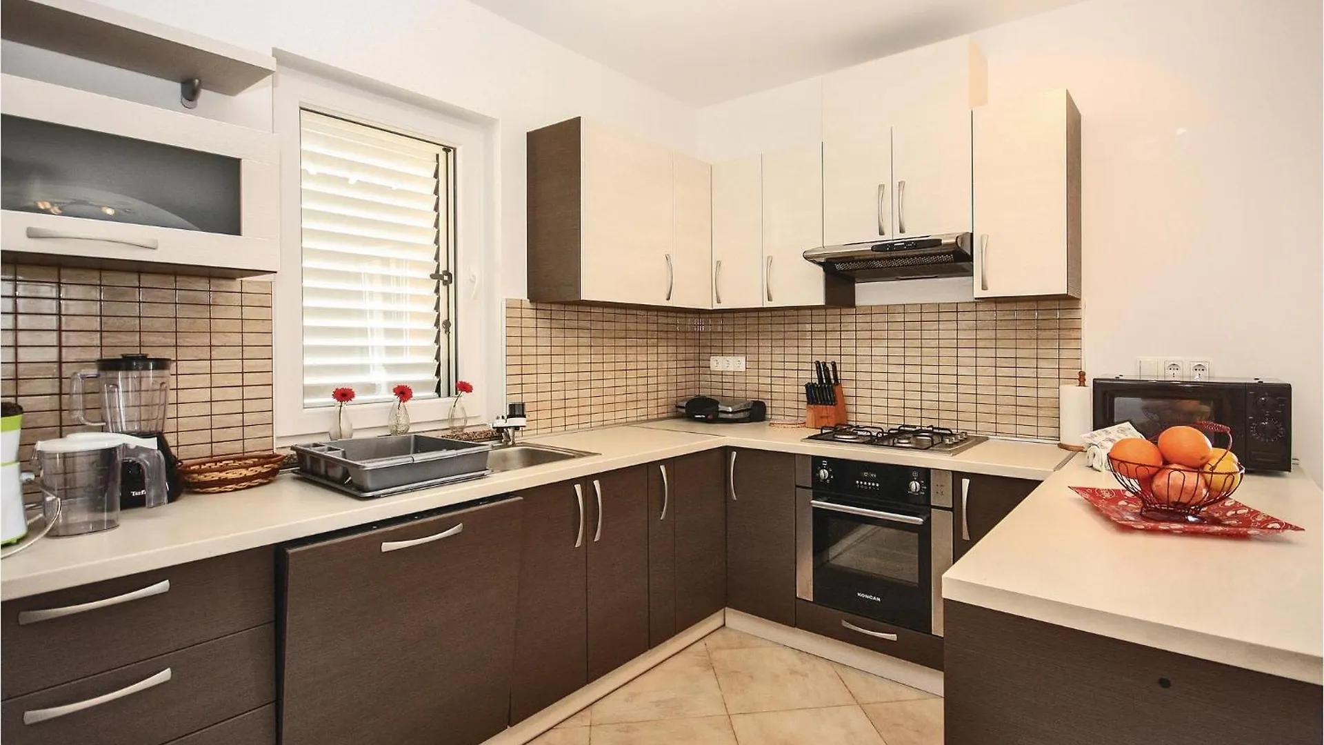 3 Bedroom Pet Friendly Home In Bibici בית נופש