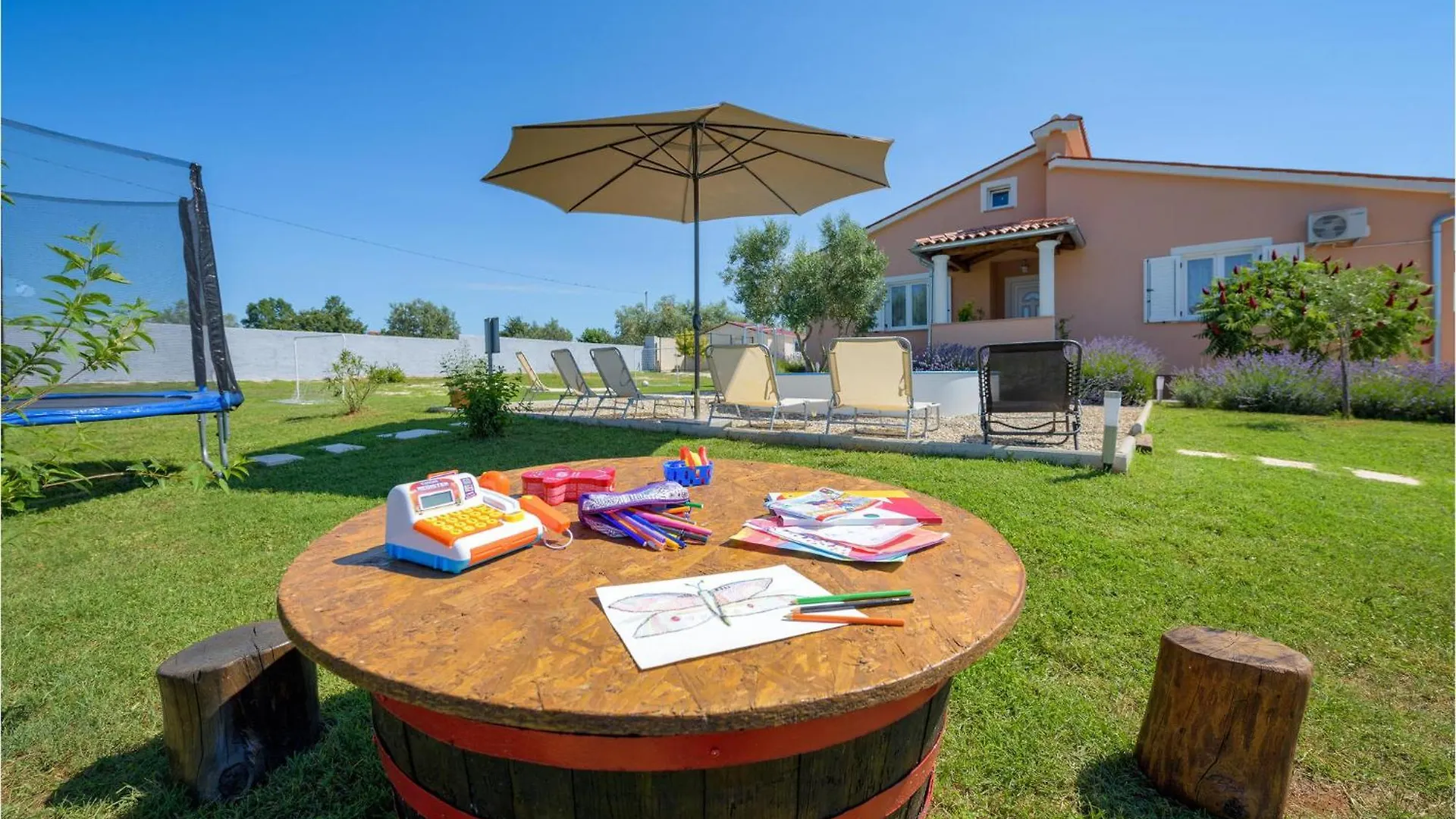 3 Bedroom Pet Friendly Home In Bibici